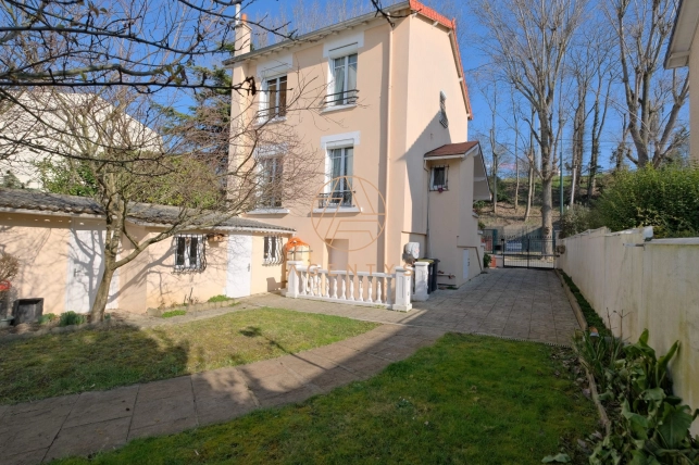 Maison à vendre 5 pièces de 168,25 m²