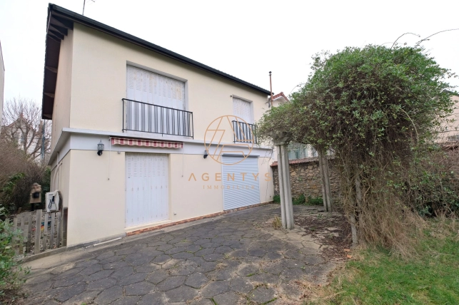 Maison à vendre 5 pièces de 136 m² à Saint-Maur-des-Fossés