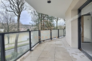 Appartement à vendre 3 pièces de 81 m² à Saint-Maur-des-Fossés