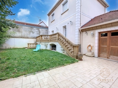 Maison à vendre 5 pièces de 102,5 m² à Saint-Maur-des-Fossés