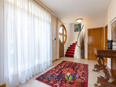 Maison à vendre 10 pièces de 220 m² à Saint-Maur-des-Fossés