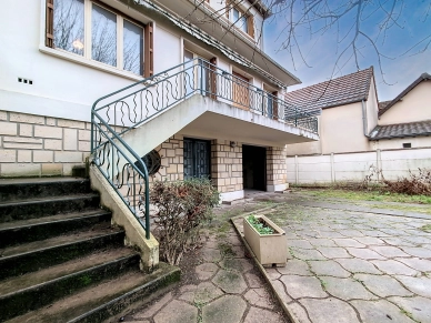 Maison à vendre 8 pièces de 167 m² à Saint-Maur-des-Fossés