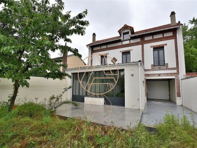 Maison à vendre 6 pièces de 142 m² à Saint-Maur-des-Fossés