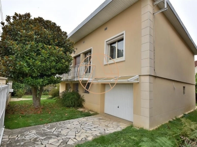 Maison à vendre 6 pièces de 144 m² à Paray-Vieille-Poste